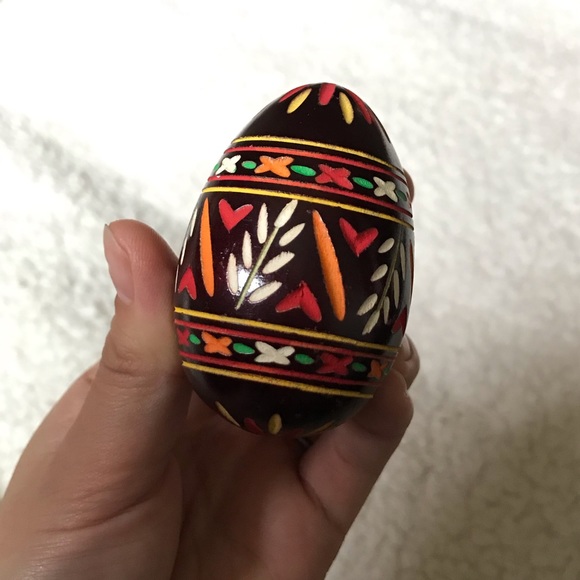 VINTAGE HAND-PAINTED & CARVED EGG ✨ - Picture 3 of 8